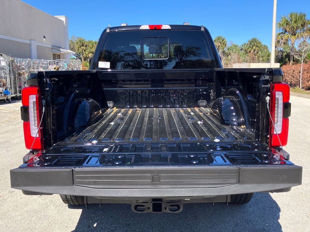 2026 Agate Black Metallic Ford Super Duty F-350 SRW Platinum 4X4 Truck