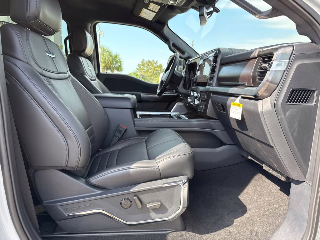 2026 Avalanche Ford Super Duty F-350 SRW Platinum 4X4 Truck