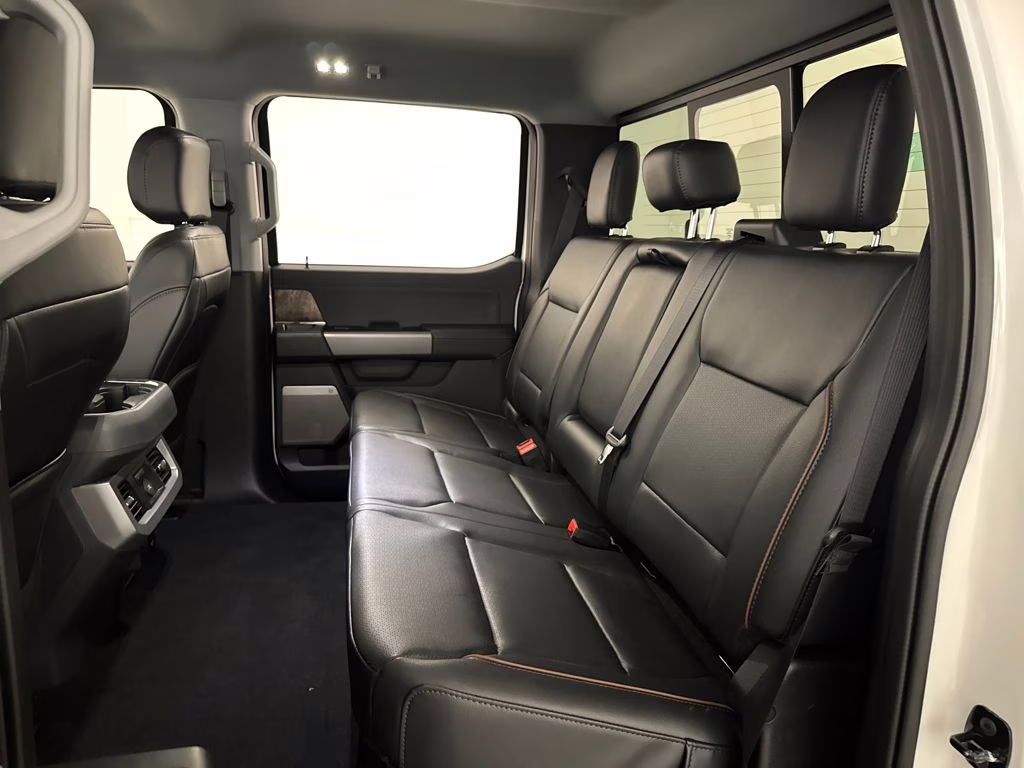 2026 White Metallic Ford Super Duty F-350 SRW Lariat 4X4 Truck