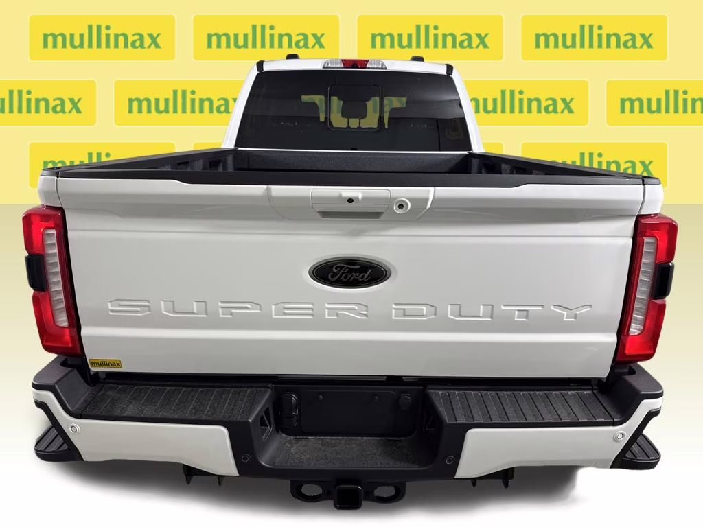 2026 White Metallic Ford Super Duty F-350 SRW Lariat 4X4 Truck