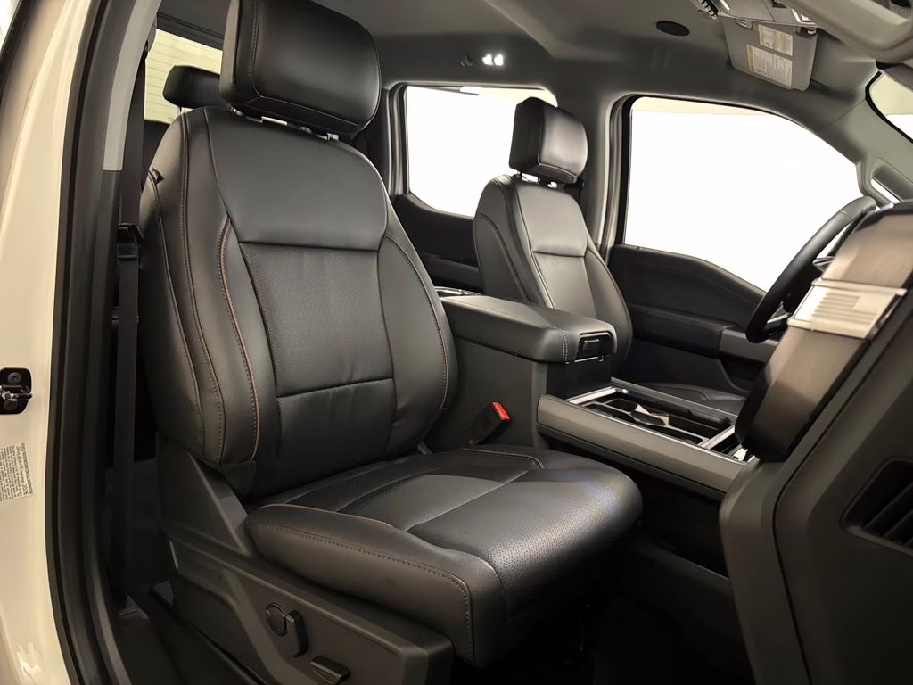 2026 White Metallic Ford Super Duty F-350 SRW Lariat 4X4 Truck