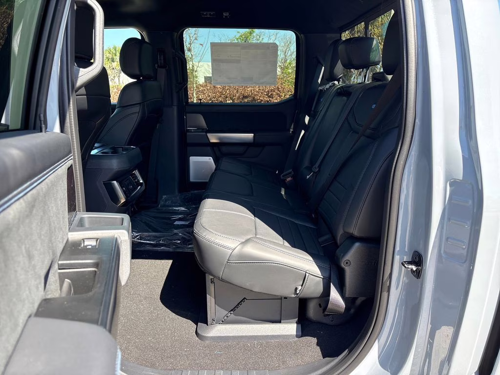 2026 Glacier Gray Metallic TriCoat Ford Super Duty F-350 SRW Platinum 4X4 Truck