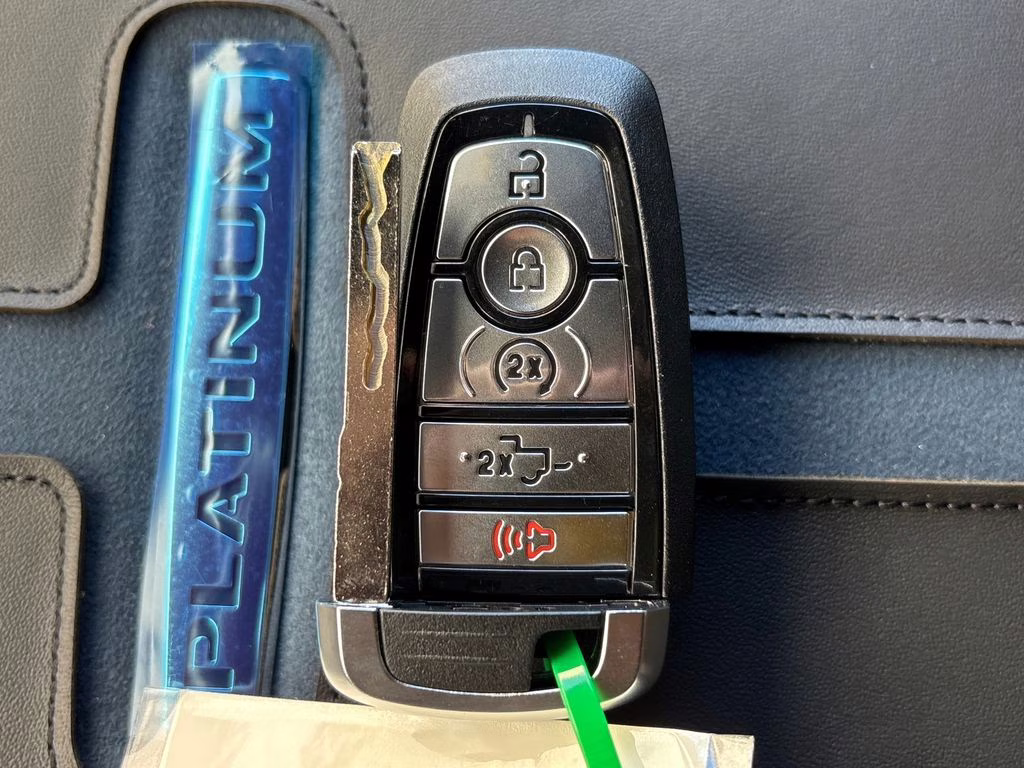 2026 Glacier Gray Metallic TriCoat Ford Super Duty F-350 SRW Platinum 4X4 Truck