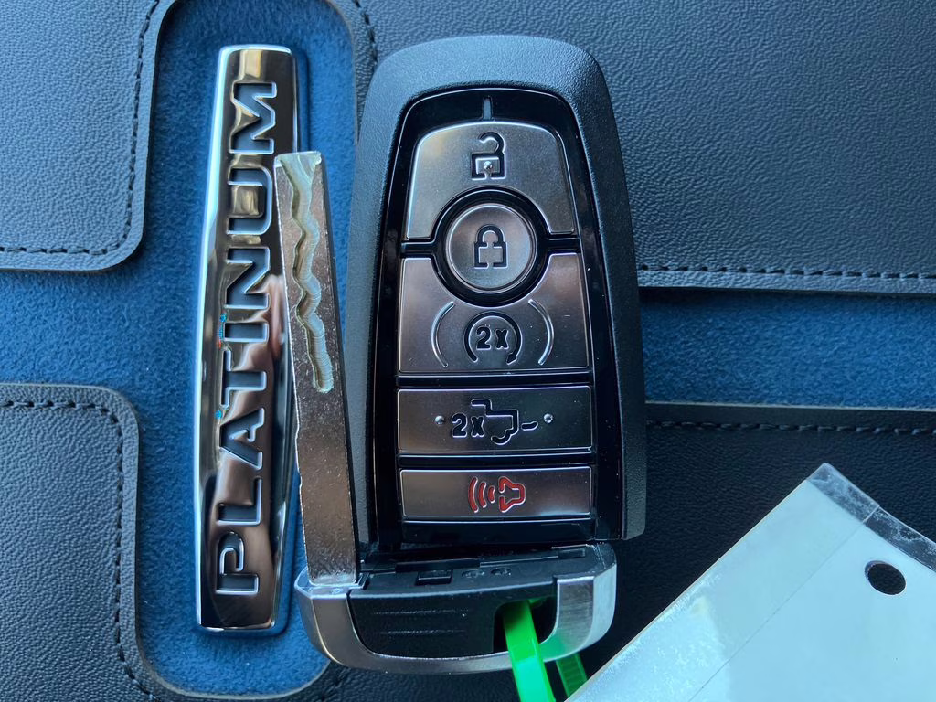 2026 Carbonized Gray Metallic Ford Super Duty F-350 SRW Platinum 4X4 Truck