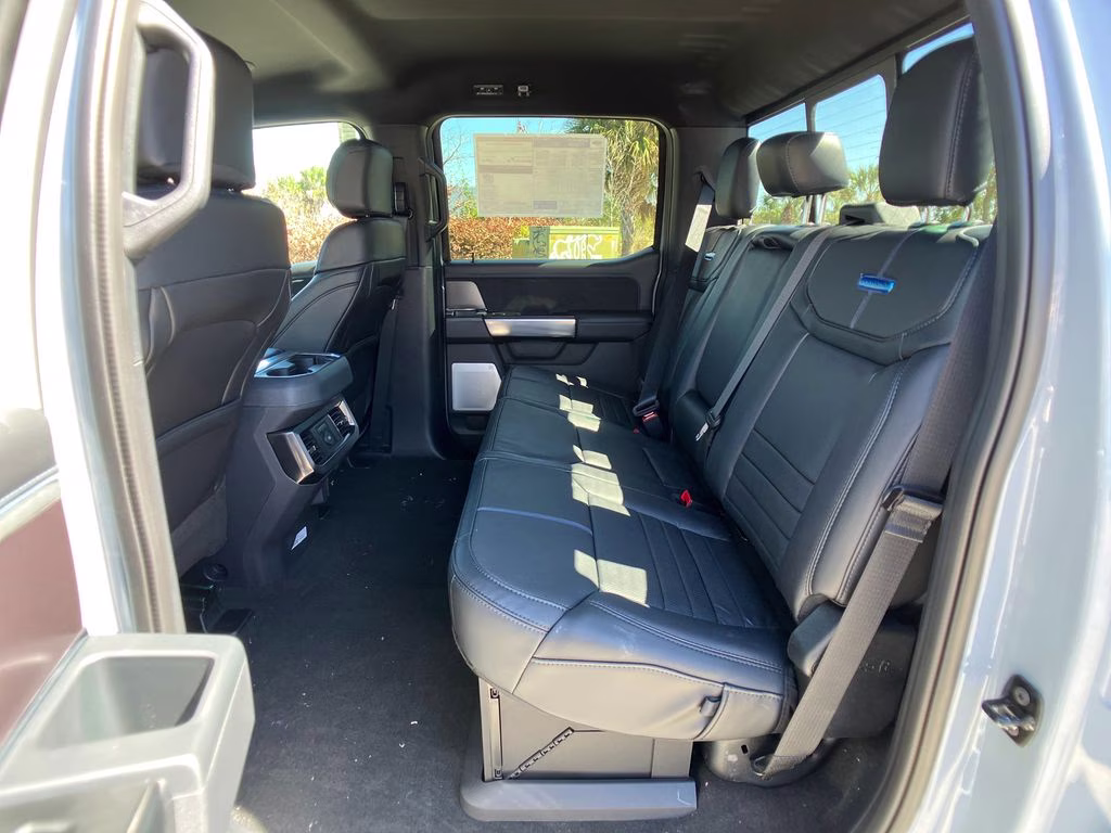2026 Glacier Gray Metallic TriCoat Ford Super Duty F-350 SRW Platinum 4X4 Truck