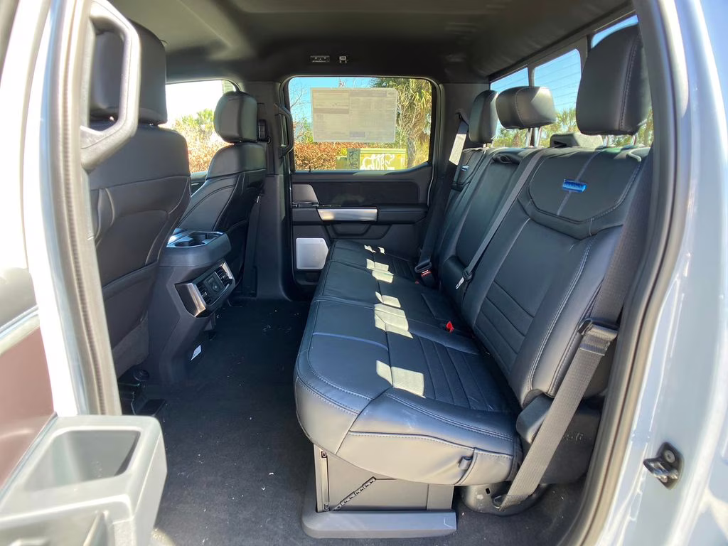 2026 Glacier Gray Metallic TriCoat Ford Super Duty F-350 SRW Platinum 4X4 Truck