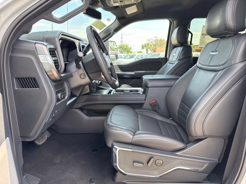 2026 Avalanche Ford Super Duty F-350 SRW Platinum 4X4 Truck