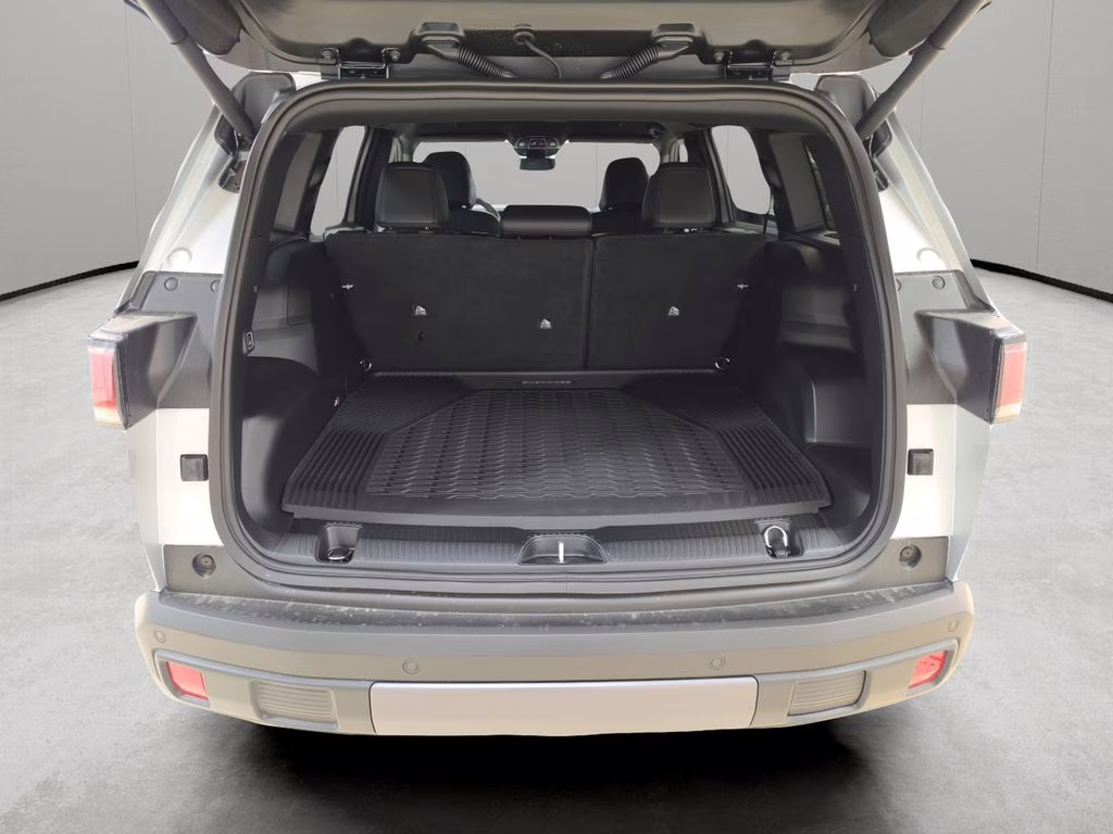 2026 Silver Zynith Clearcoat Jeep Cherokee Limited 4X4 SUV