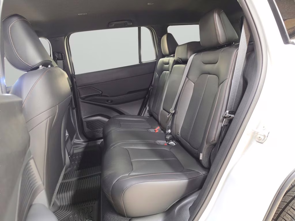 2026 Silver Zynith Clearcoat Jeep Cherokee Limited 4X4 SUV