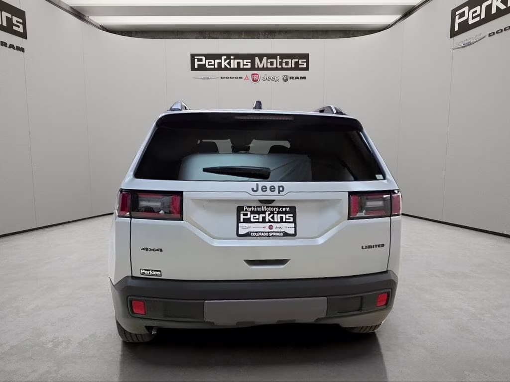 2026 Silver Zynith Clearcoat Jeep Cherokee Limited 4X4 SUV