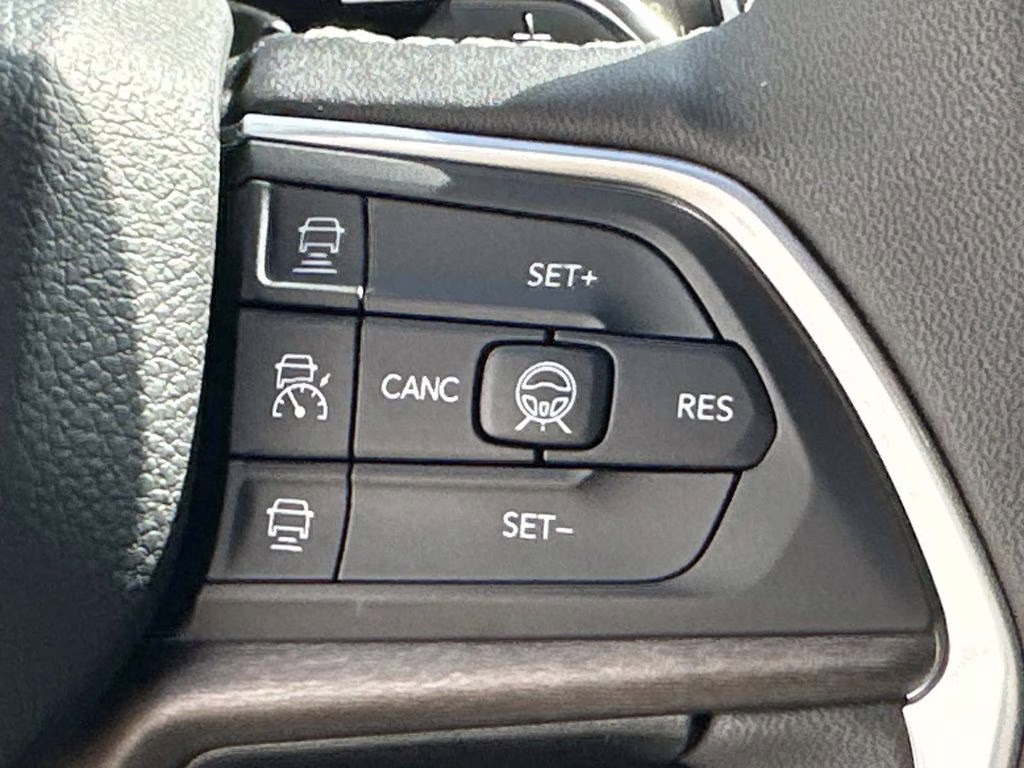 2026 Bright White Clearcoat Jeep Grand Cherokee Limited 4X4 SUV