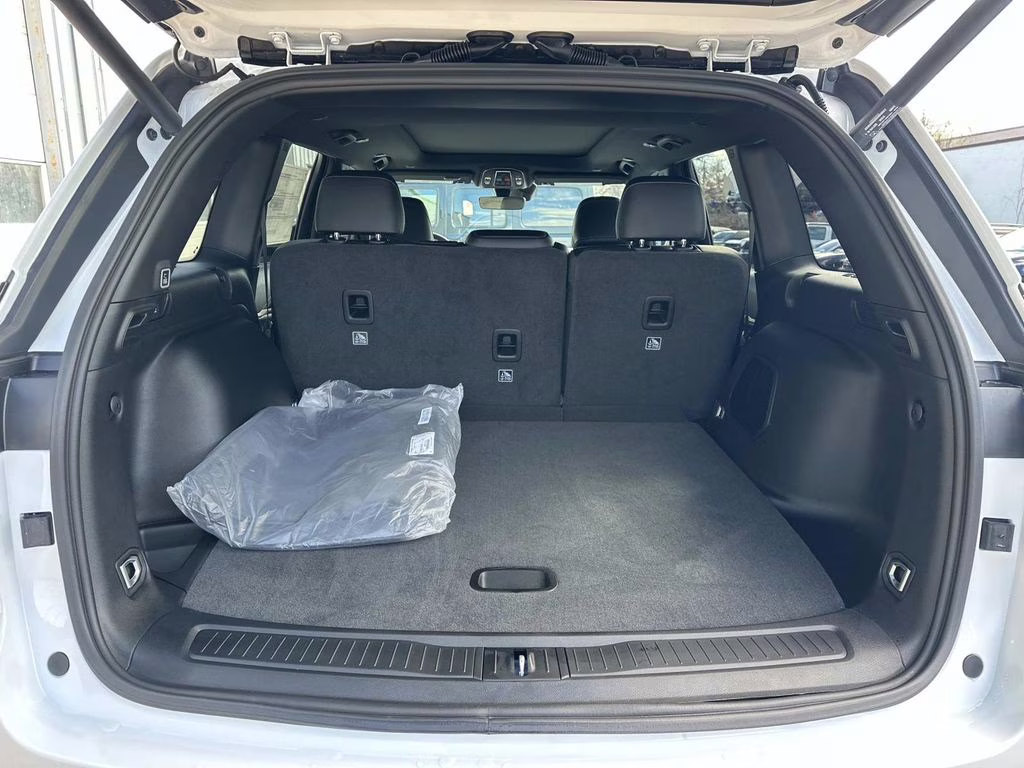 2026 Bright White Clearcoat Jeep Grand Cherokee Limited 4X4 SUV