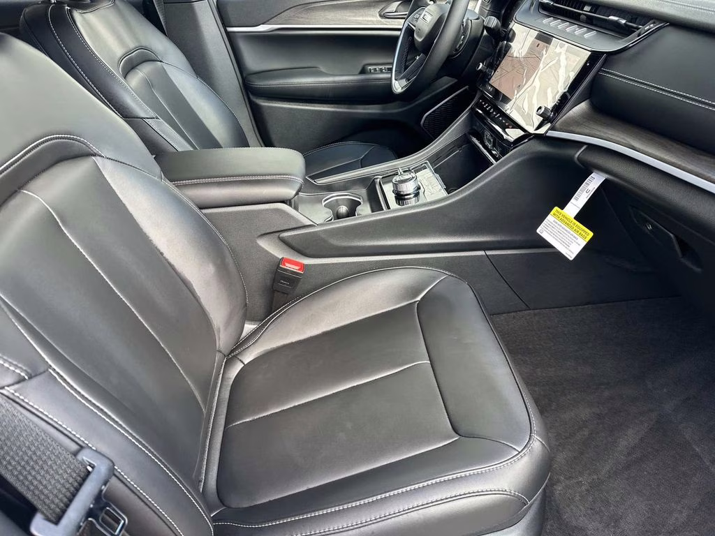 2026 Bright White Clearcoat Jeep Grand Cherokee Limited 4X4 SUV