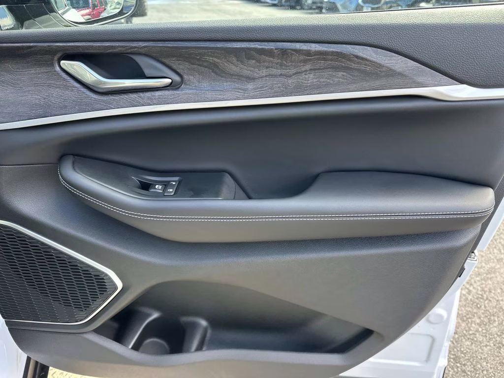 2026 Bright White Clearcoat Jeep Grand Cherokee Limited 4X4 SUV