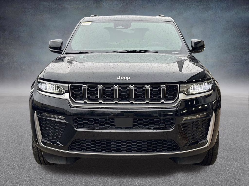 2026 Diamond Black Crystal Pearlcoat Jeep Grand Cherokee Limited 4X4 SUV