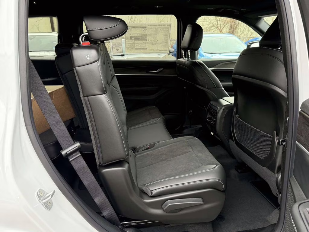 2026 Bright White Clearcoat Jeep Grand Cherokee L Laredo 4X4 SUV