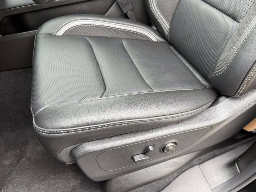 2026 Diamond Black Crystal Pearlcoat Ram 1500 RHO 4X4 Truck