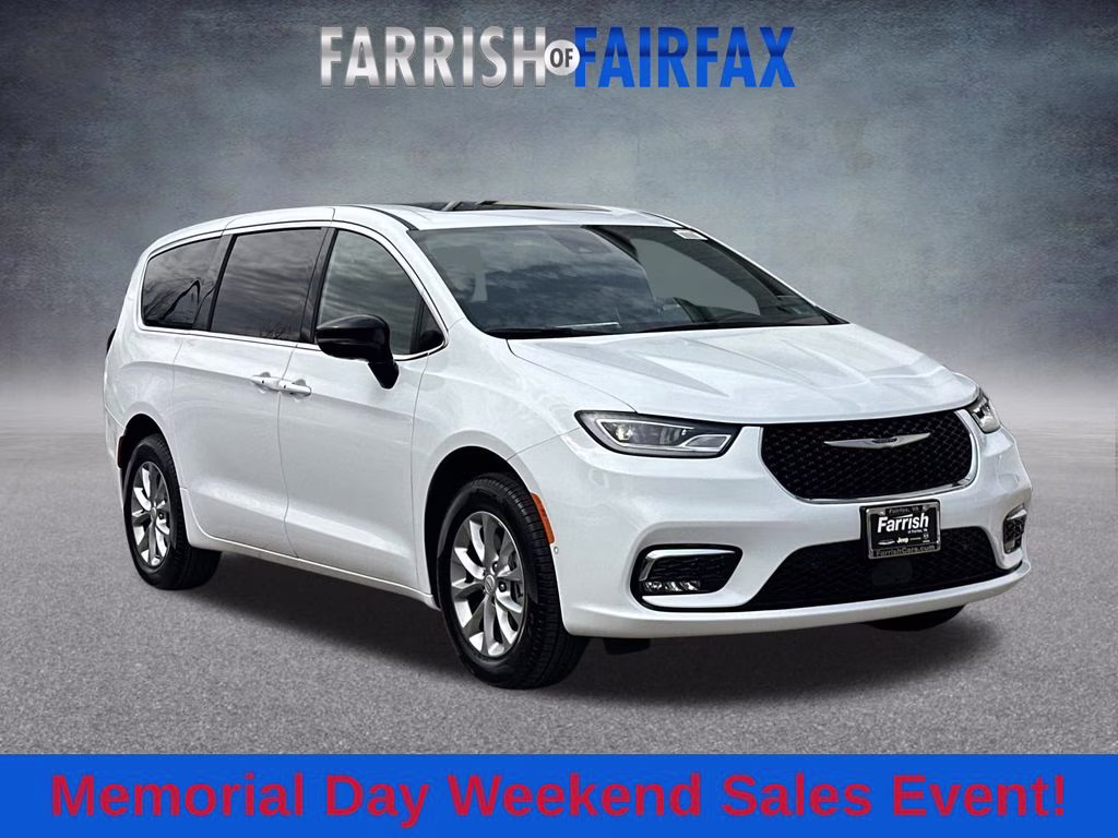 2026 Chrysler Pacifica Limited AWD's photo