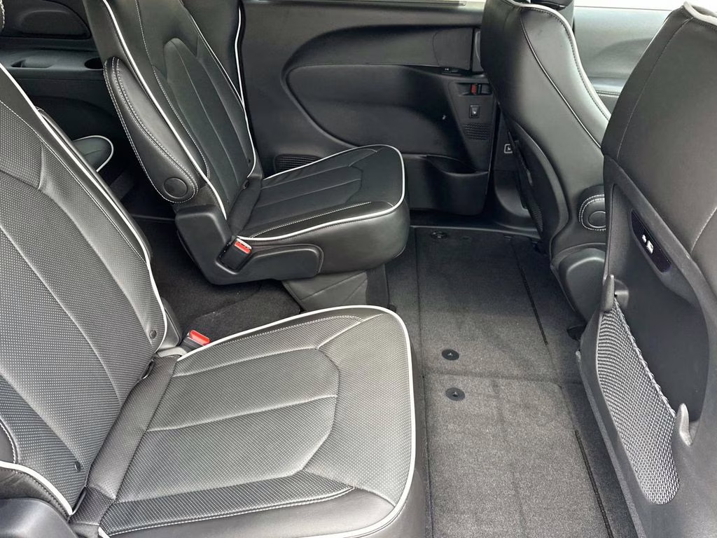 2026 Bright White Clearcoat Chrysler Pacifica Limited AWD Van