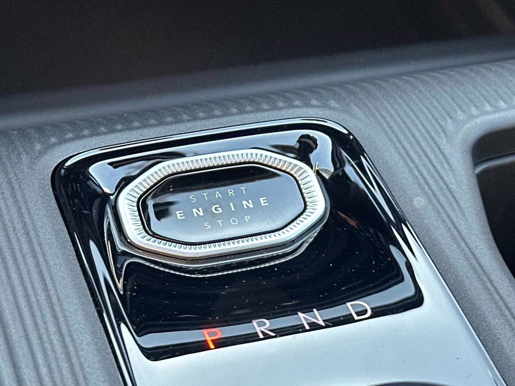 2026 Sting-Gray Clearcoat Jeep Cherokee Limited 4X4 SUV