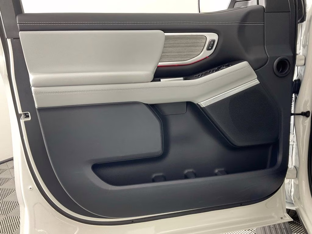 2026 White Metallic Ford Expedition Platinum 4X4 SUV