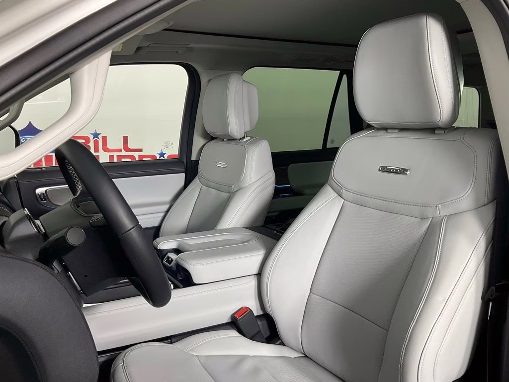 2026 White Metallic Ford Expedition Platinum 4X4 SUV