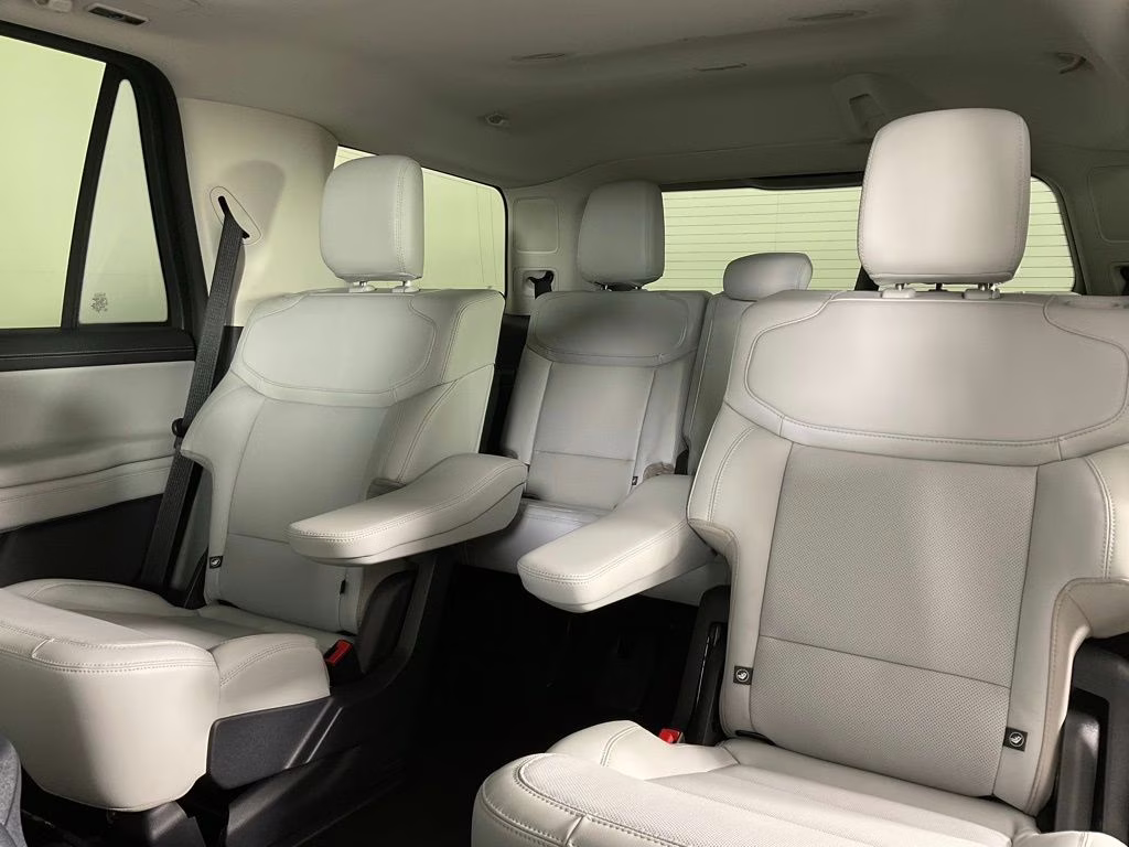 2026 White Metallic Ford Expedition Platinum 4X4 SUV