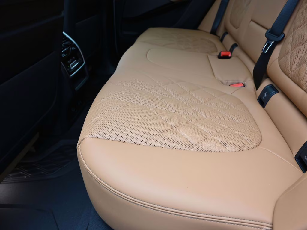2026 Mineral White Metallic BMW X5 M60i AWD SUV