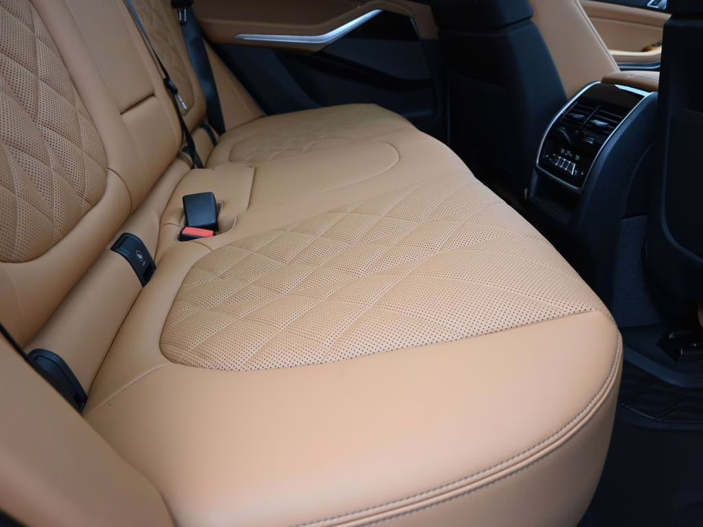 2026 Mineral White Metallic BMW X5 M60i AWD SUV
