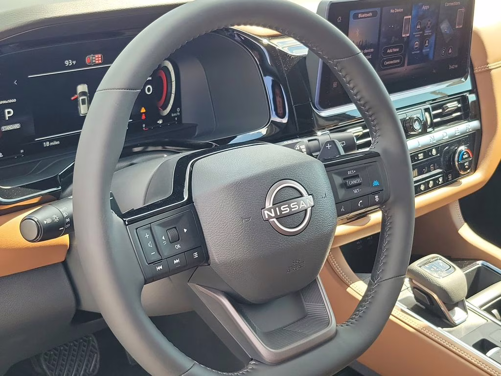 2026 Everest White Pearl/Black Nissan Pathfinder Platinum FWD SUV