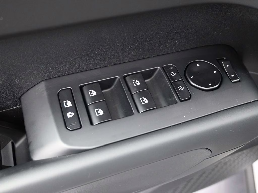 2027 Glacial White Pearl Kia Telluride LX FWD SUV