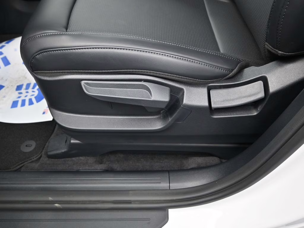 2027 Glacial White Pearl Kia Telluride LX FWD SUV