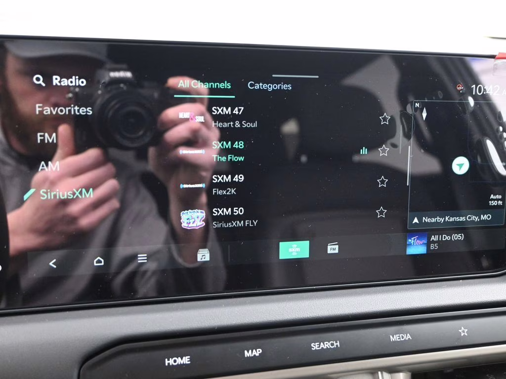 2027 Glacial White Pearl Kia Telluride LX FWD SUV