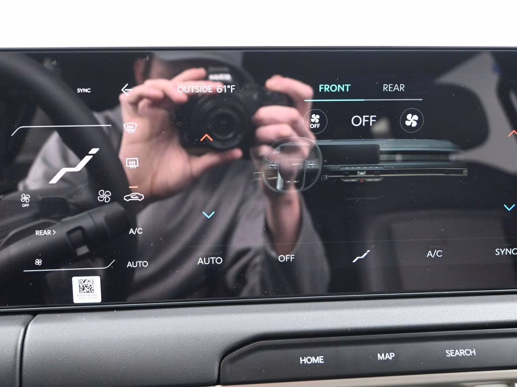 2027 Glacial White Pearl Kia Telluride LX FWD SUV