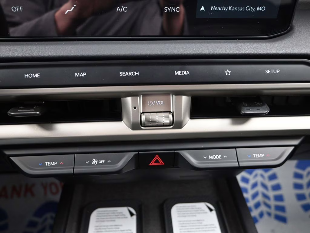 2027 Glacial White Pearl Kia Telluride LX FWD SUV