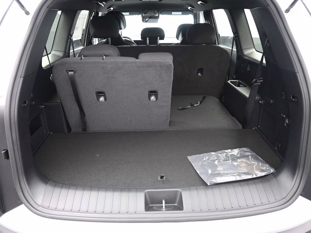 2027 Glacial White Pearl Kia Telluride LX FWD SUV