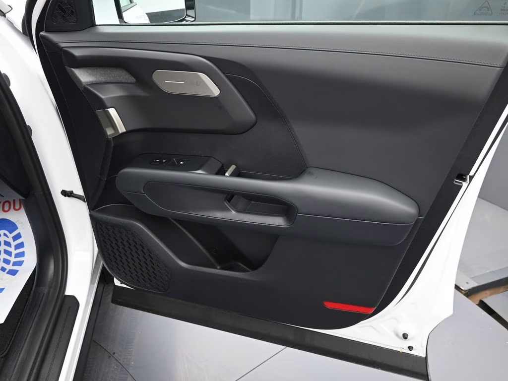 2027 Glacial White Pearl Kia Telluride LX FWD SUV