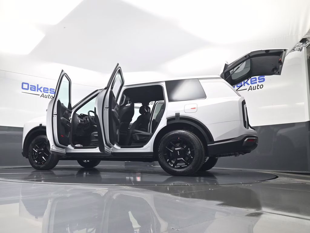 2027 Glacial White Pearl Kia Telluride LX FWD SUV