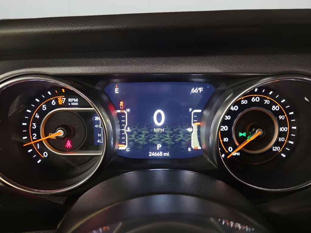 2023 Bright White Clearcoat Jeep Gladiator Mojave 4X4 Truck