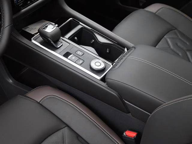 2026 Super Black Nissan Pathfinder Platinum 4X4 SUV