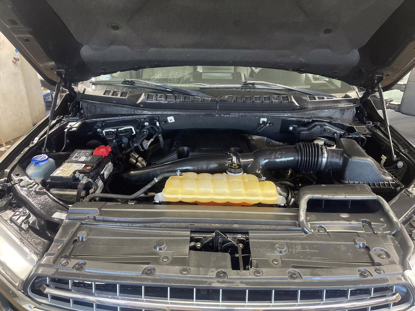 2018 Magnetic Metallic Ford F-150 XLT 4X4 Truck