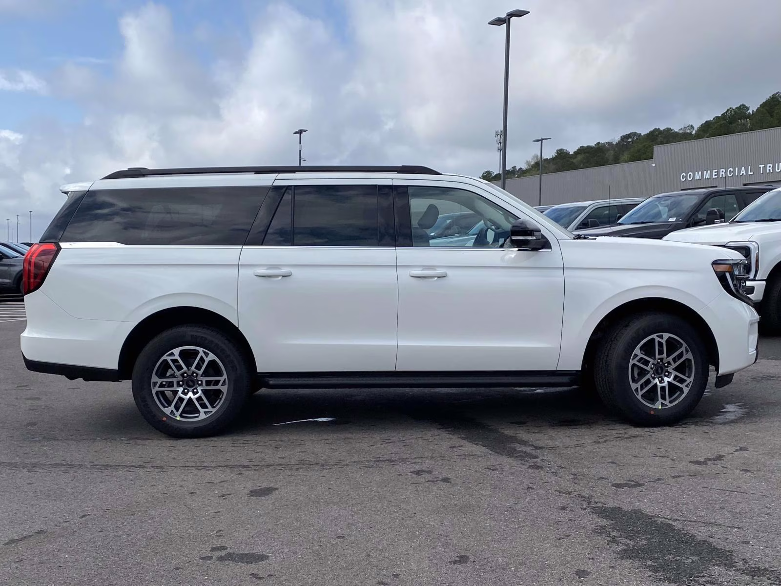 2026 Star White Metallic Tri-Coat Ford Expedition Max Active RWD SUV