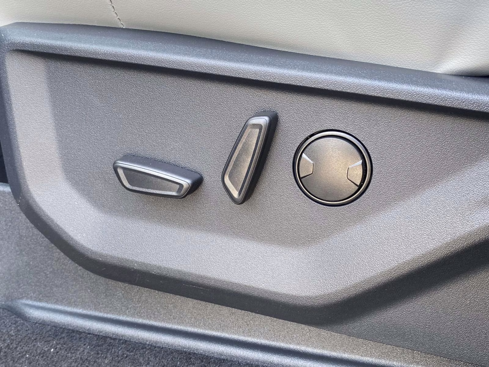 2026 Black Metallic Ford Expedition Max Active RWD SUV