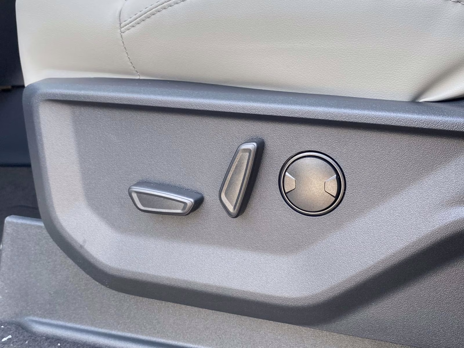 2026 Gray Metallic Ford Expedition Max Active RWD SUV