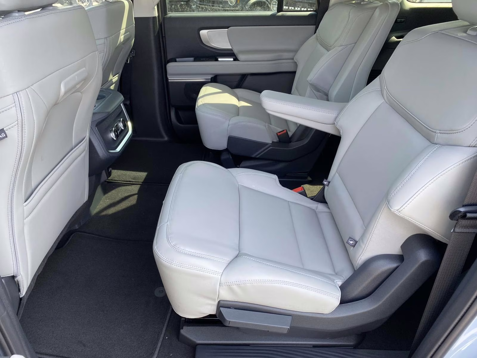 2026 Star White Metallic Tri-Coat Ford Expedition Max Active RWD SUV