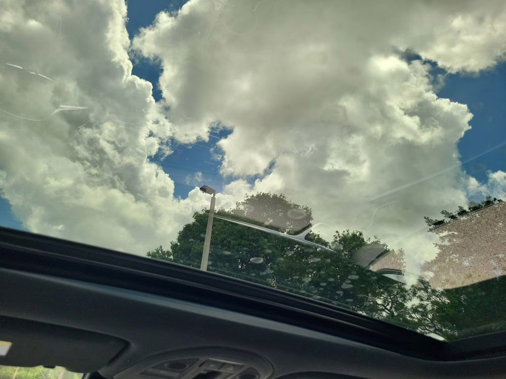 2023 Alta White Genesis G70 2.0T SPORT PRESTIGE RWD Sedan