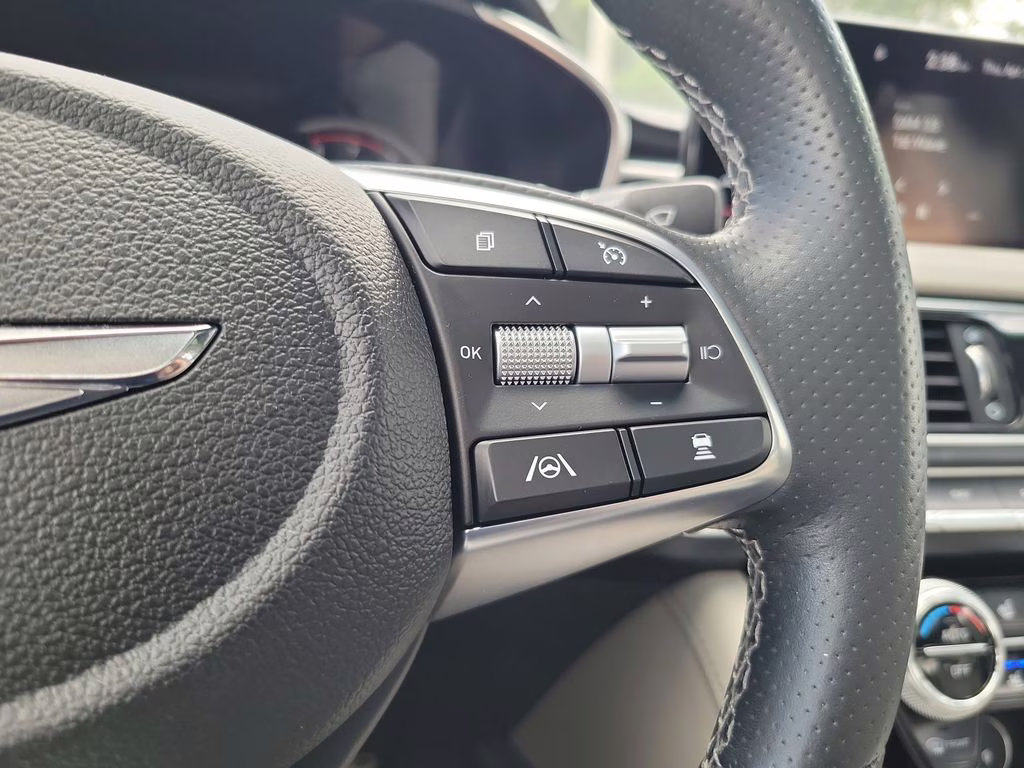 2023 Alta White Genesis G70 2.0T SPORT PRESTIGE RWD Sedan