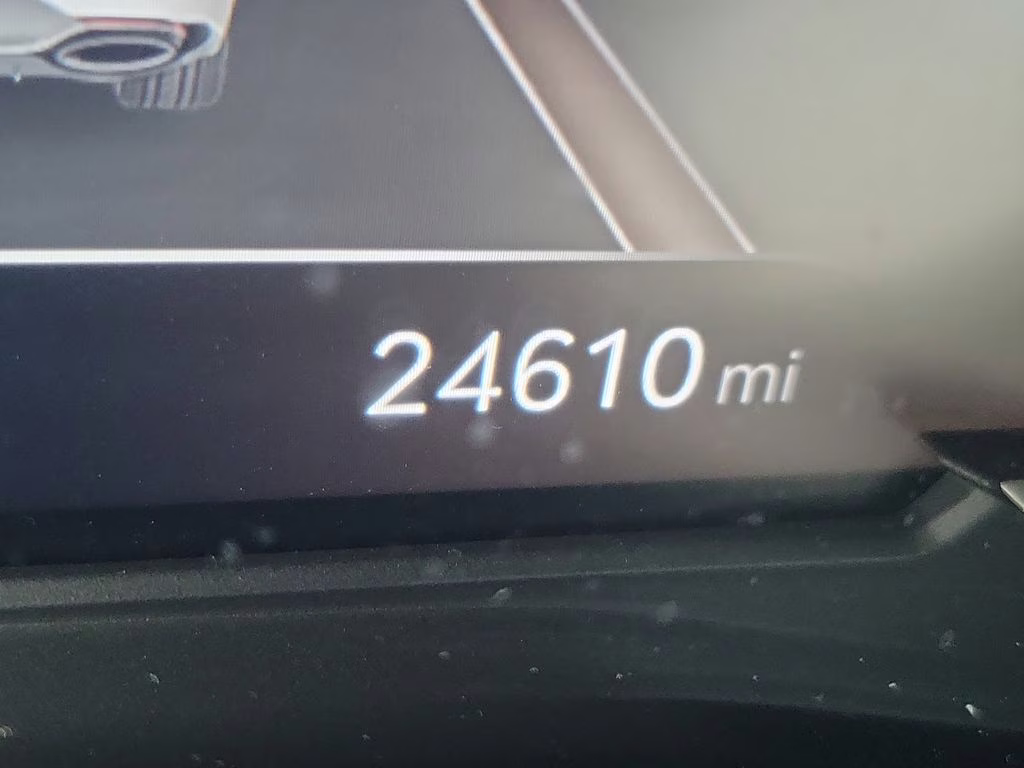 2023 Alta White Genesis G70 2.0T SPORT PRESTIGE RWD Sedan