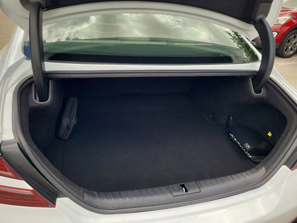 2023 Alta White Genesis G70 2.0T SPORT PRESTIGE RWD Sedan
