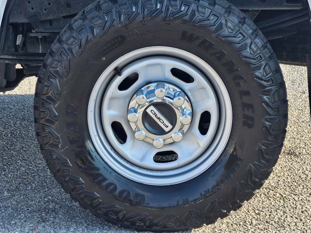 2024 Oxford White Ford Super Duty F-250 SRW XL 4X4 Truck